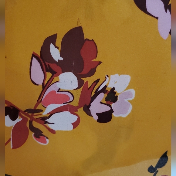 Yellow floral blouse - Picture 2 of 3